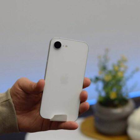 iPhone 16e 128GB White